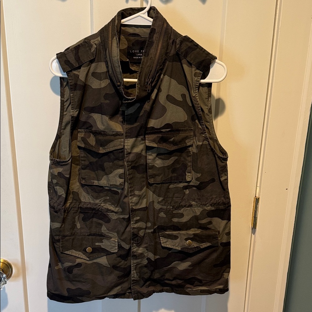 Love Tree Camouflage Utility Vest